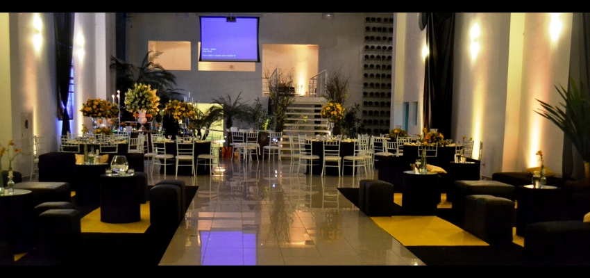 Debutante Amarelo e Preto no Buffet Mediterrâneo Costa Garden SP