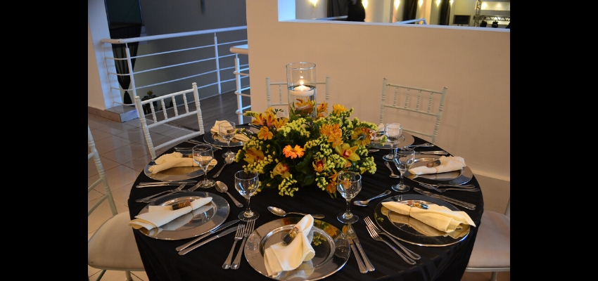 Debutante Amarelo e Preto no Buffet Mediterrâneo Costa Garden SP