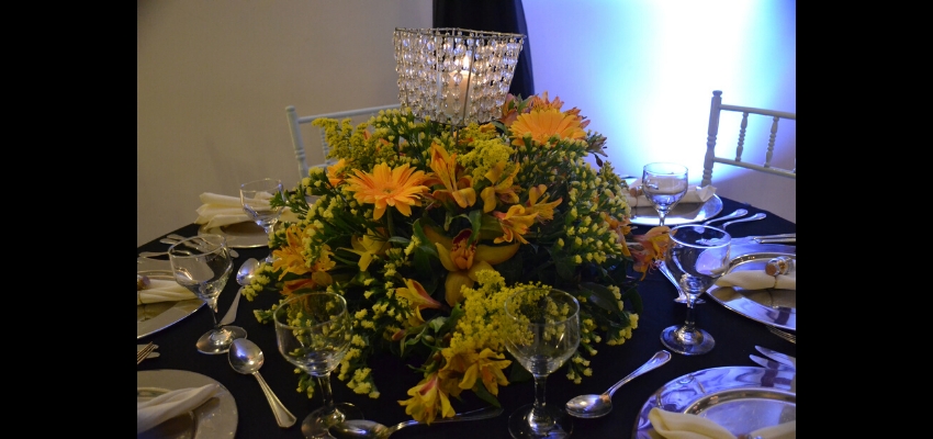 Debutante Amarelo e Preto no Buffet Mediterrâneo Costa Garden SP