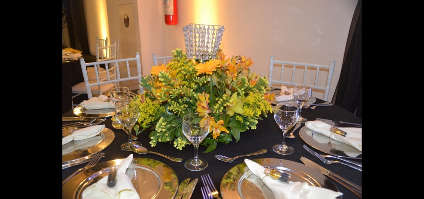 Debutante Amarelo e Preto no Buffet Mediterrâneo Costa Garden SP