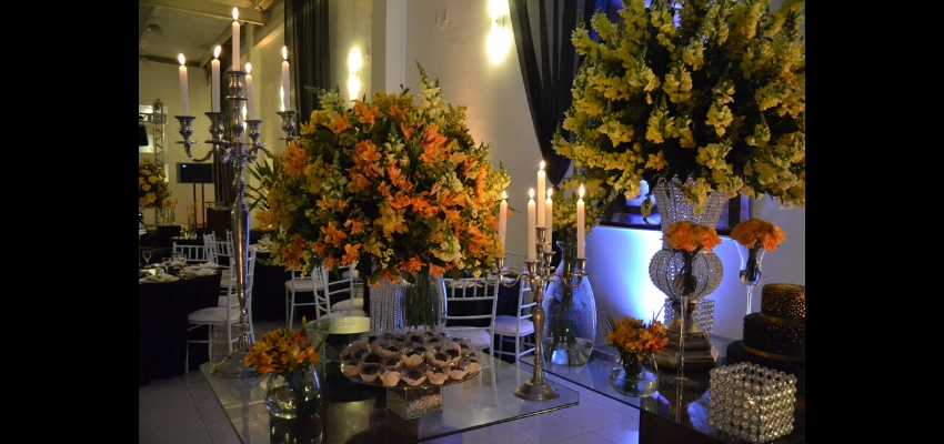 Debutante Amarelo e Preto no Buffet Mediterrâneo Costa Garden SP